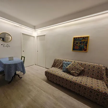 Clara's Con Ingresso Indipendente