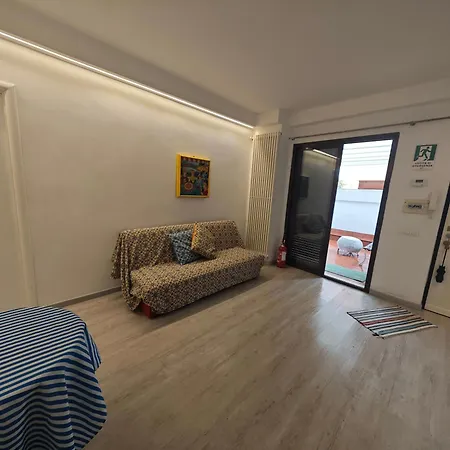 Clara's Con Ingresso Indipendente Řím